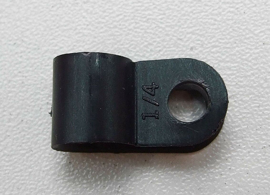Plast.tipla u sasiju f6.4mm