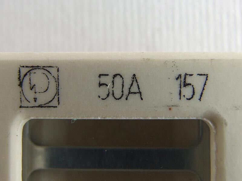 Osigurac strip 60/11mm 50a 48v zatvoren